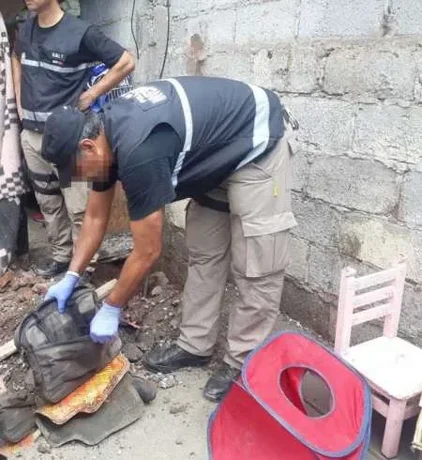 Encontraron más de dos millones de pesos enterrados en una casa