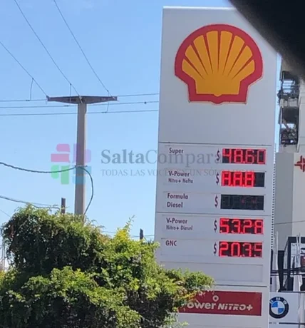 El litro de nafta premium en Shell cuesta $54,47