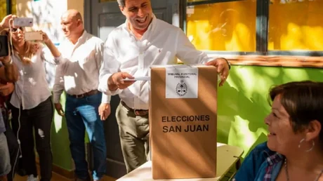 Sergio Uñac votando