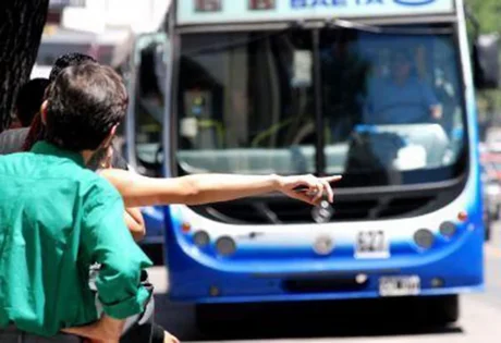 24 líneas de colectivo verán afectado su recorrido en la ciudad