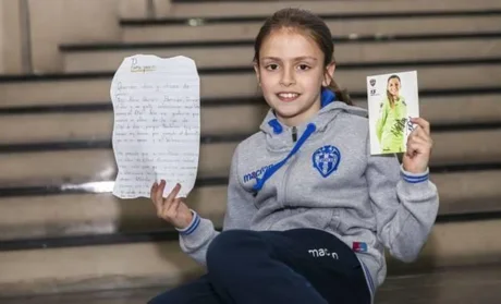 Una niña escribió una carta para que hagan figuritas del fútbol femenino
