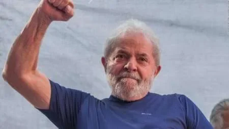 Bajaron la pena de Lula a 8 años y 10 meses de cárcel