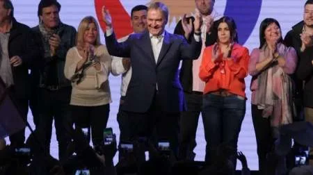 Schiaretti triplica al candidato apoyado por Macri y Carrió