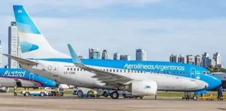 Aerolíneas Argentinas canceló todos sus vuelos del miércoles por el paro