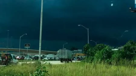 Miami atemorizada por la llegada del huracán "Dorian"