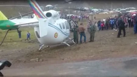 Susto para Evo Morales: el helicóptero que trasladaba tuvo que aterrizar de emergencia