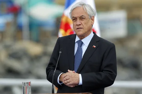 Demandaron a Piñera por supuestos crímenes de lesa humanidad