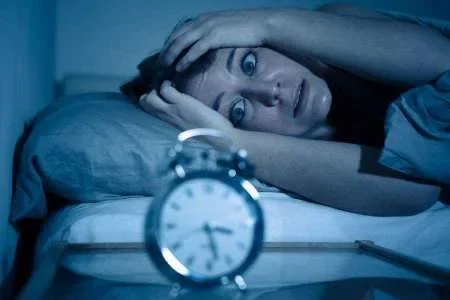 El insomnio está relacionado a los ataques cardíacos y los ACV