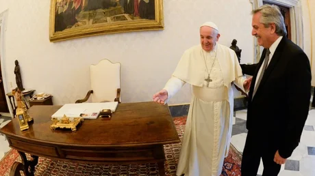 Desde el Vaticano informan que Francisco y Alberto si hablaron del aborto