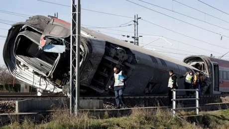Dos muertos tras descarrilar un tren en Italia
