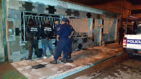 Se disfrazaban de policías y robaron más de 180 mil pesos