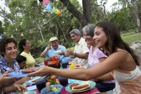 En Jujuy permiten reuniones en casas particulares con un máximo de 10 personas