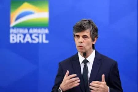 Renunció el ministro de Salud de Brasil