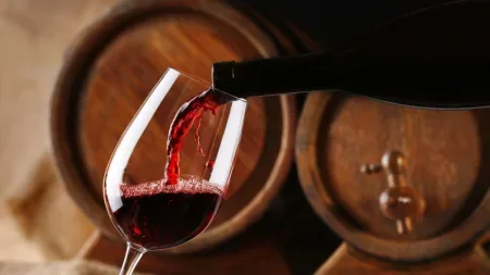 Tomar vino podría mitigar los síntomas del coronavirus