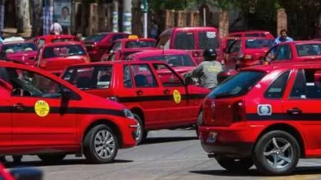 Hasta diciembre taxistas y remiseros podrán solicitar un crédito de hasta 50 mil pesos