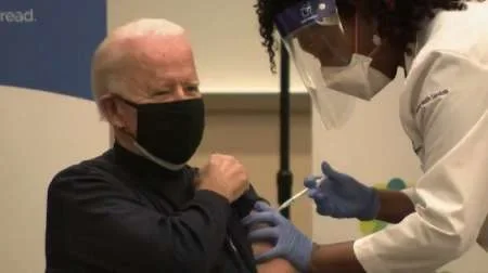 Vacunaron contra el coronavirus a Joe Biden