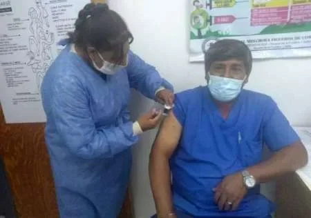 Inició la vacunación en personas de más de 60 años en Salta