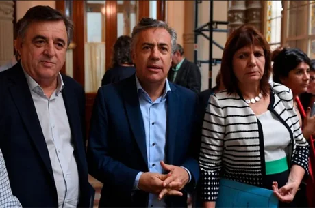 La oposición salió al cruce de Fernández tras los anuncios de restricciones: "Gana Baradel"