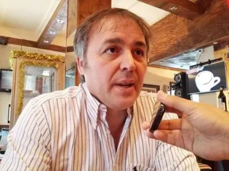 Escándalo: Nicolás Zenteno cobraría más de 150 mil pesos como Defensor del Pueblo, pero en realidad no se desempaña ahí