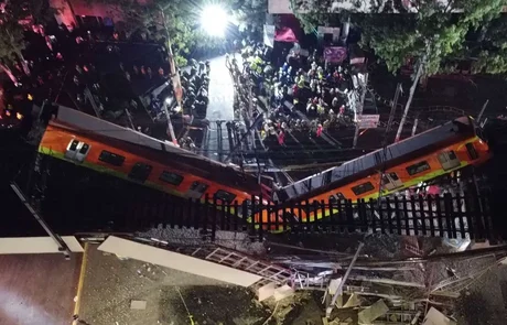 México: cayó un puente del metro y murieron al menos 23 personas