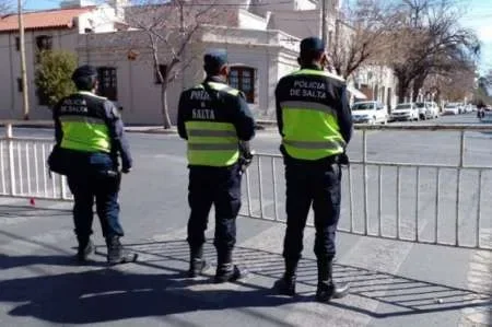 Más de 4 mil policías custodian las elecciones en Salta