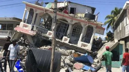 724 muertos en Haití tras un temblor