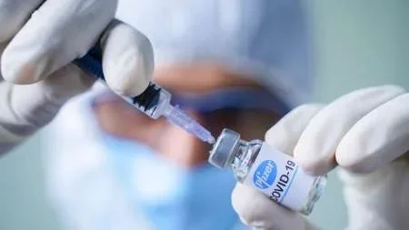 Las vacunas Pfizer serán colocadas a menores de 17 años