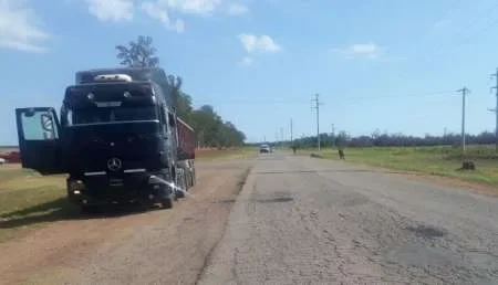 Motociclista murió tras chocar con un camión