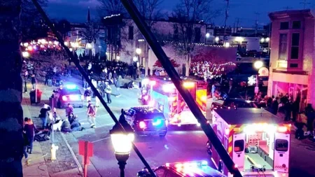 Una camioneta atropelló a tres personas en un desfile navideño en Estados Unidos