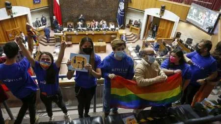 Chile: aprobaron la ley de matrimonio igualitario