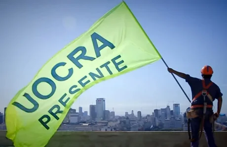 La UOCRA cerró un aumento del 62% para 2022 en ocho tramos