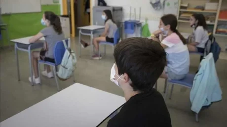 En Buenos Aires piden la vuelta del barbijo a las escuelas por alza de casos de coronavirus