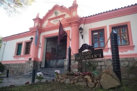 Interna de Villa Las Rosas quemada: evaluarán el registro de las cámaras de seguridad