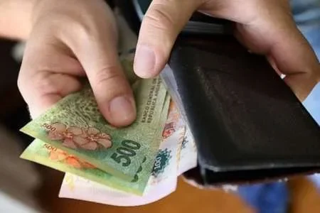 Salteño encontró una billetera con 80 mil pesos y la devolvió