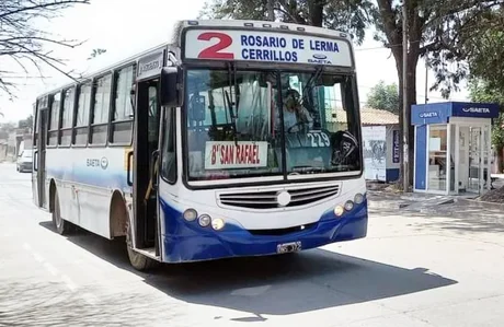 Solicitan una línea de colectivo que conecte a El Carril con Rosario de Lerma