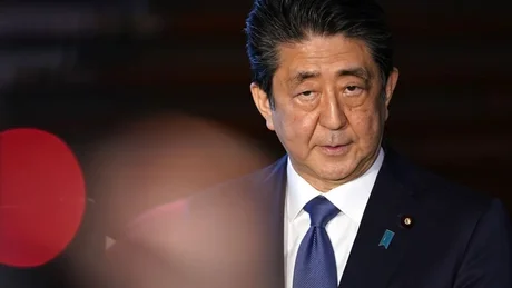 Asesinaron al exprimer ministro japones en medio de un acto de campaña