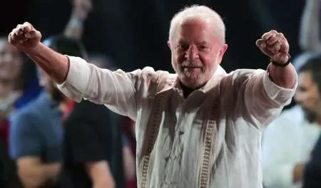 Lula decidió empezar a usar chaleco antibalas en sus actos de campaña