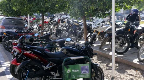 Concejales quieren que en la ciudad de Salta haya más estacionamientos para motos
