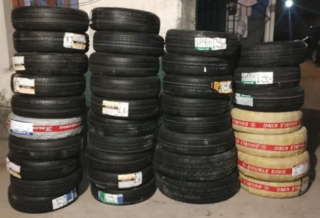 Atrapan a un porteño trasladando más de 30 neumáticos nuevos a Buenos Aires: los había comprado en Bolivia