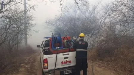 Realizan intensos controles en los cerros San Bernardo, 20 de Febrero y Ala Delta para evitar más incendios