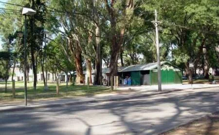 Desalojaron a vendedora de libros del Parque San Martín