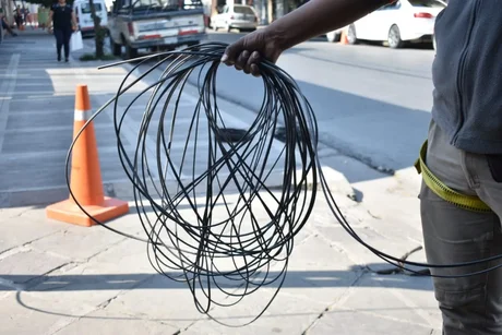 Este miércoles retirarán cables en desuso del centro de Salta: por donde no tengo que circular