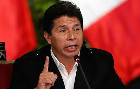El presidente peruano Pedro Castillo fue destituido por el Congreso y asumió su vice