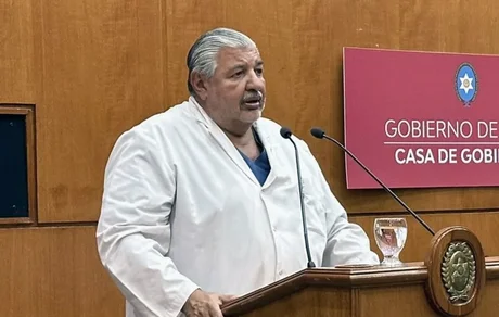 Renunció el ministro de salud Juan José Esteban