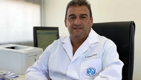 Federico Mangione, "en la puerta" del ministerio de Salud