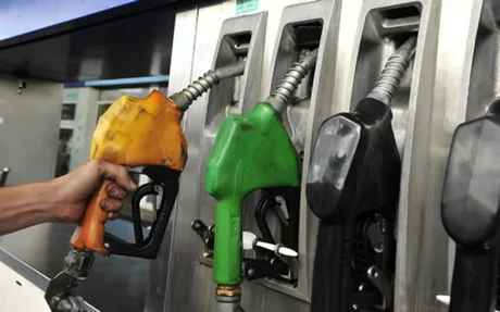 Con la prórroga a un impuesto, el precio del combustible solo subirá un 4% en enero