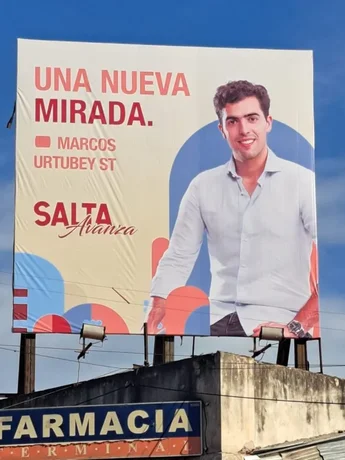 Inició la carrera: Marcos Urtubey ya tiene su gigantografía en Salta