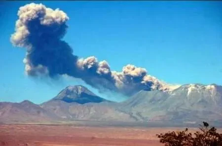 Crearán un protocolo de acción temprana ante la posible erupción del volcán Lascar