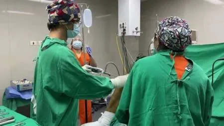 Incorporaron un nuevo equipo para realizar cirugías traumatológicas en el hospital Materno Infantil