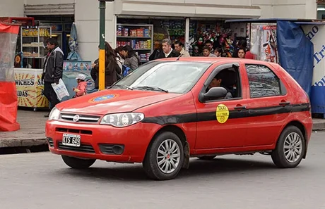 Sicotasa solicita un aumento escalonado en la tarifa de taxis